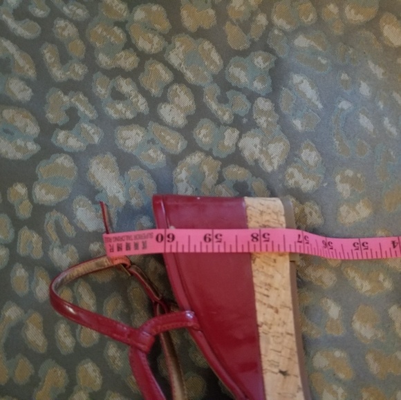 3/$50 Vaneli Red Patton Sandal Sz 6 - Picture 4 of 7